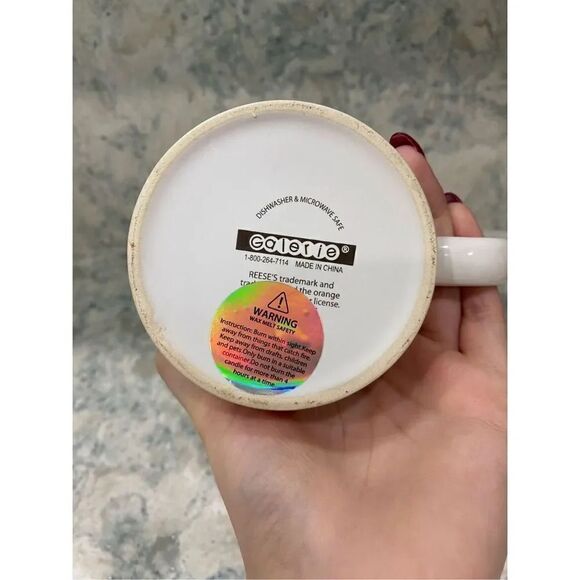 Reese’s Candle Mug - Picture 6 of 6